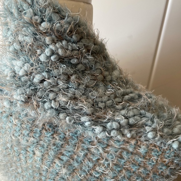 🦋 Luxe Boutique *find* Feather sweater ⭐️ One of a kind! - Picture 7 of 12